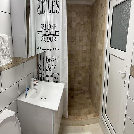 Apartamnet Regim Hotelier Бухарест Екстер'єр фото