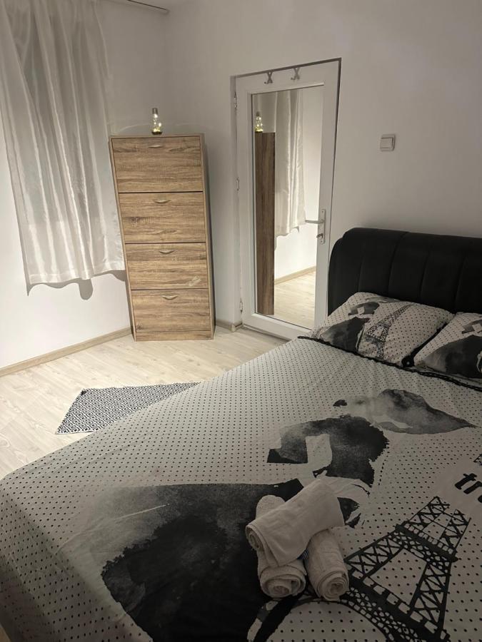 Apartamnet Regim Hotelier Бухарест Екстер'єр фото
